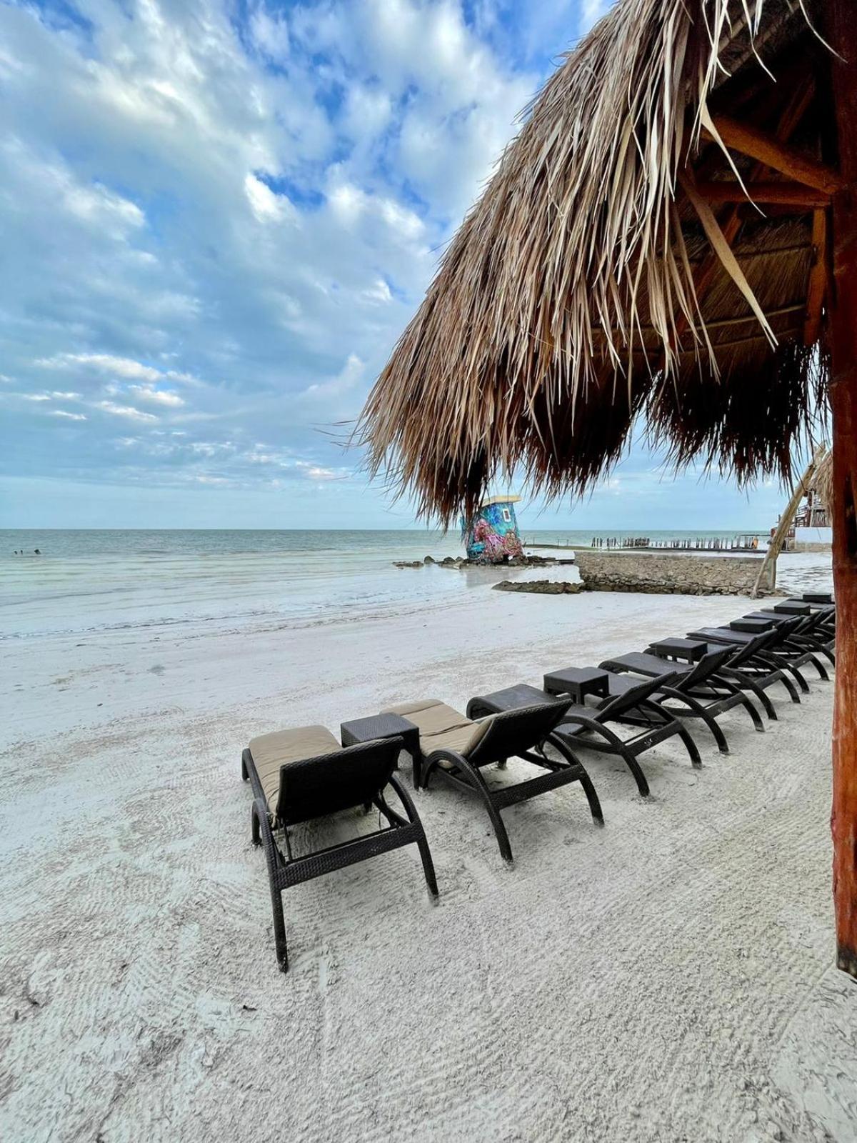 La Puerta Azul Beachfront - Adults Only Остров Холбокс Экстерьер фото