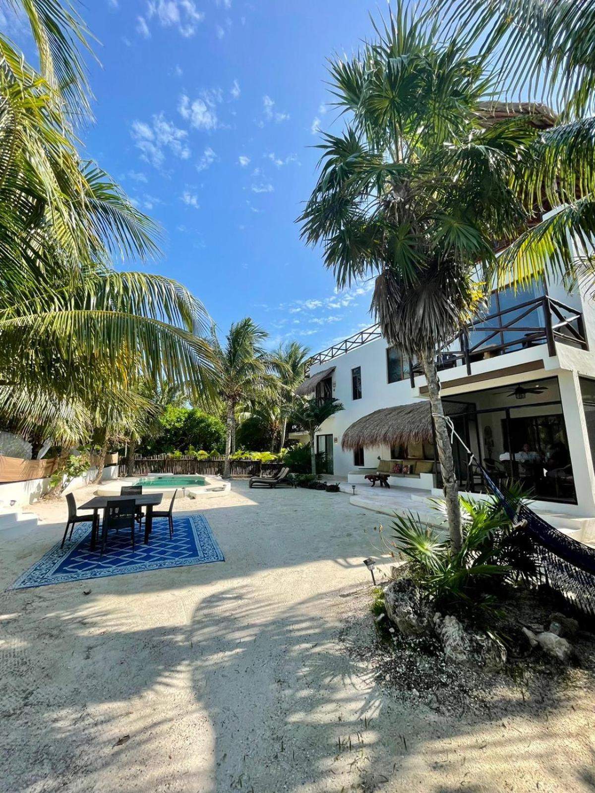 La Puerta Azul Beachfront - Adults Only Остров Холбокс Экстерьер фото