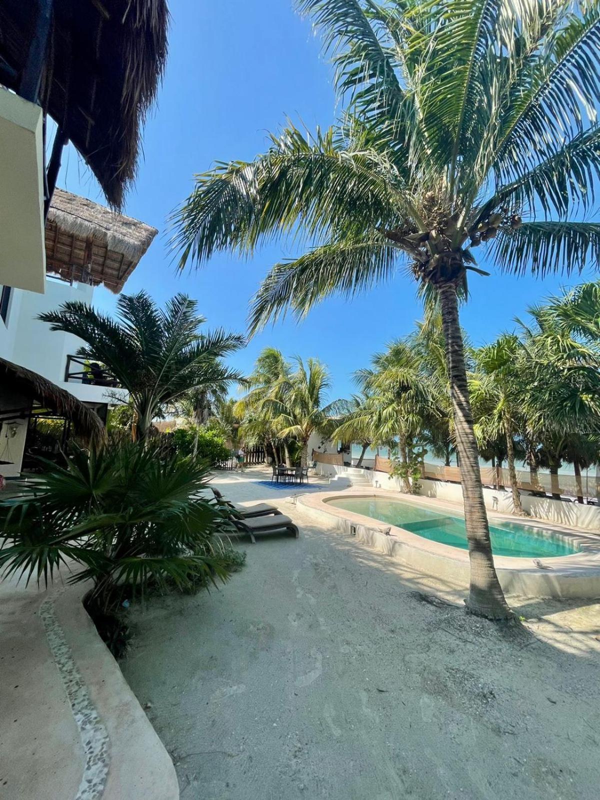 La Puerta Azul Beachfront - Adults Only Остров Холбокс Экстерьер фото