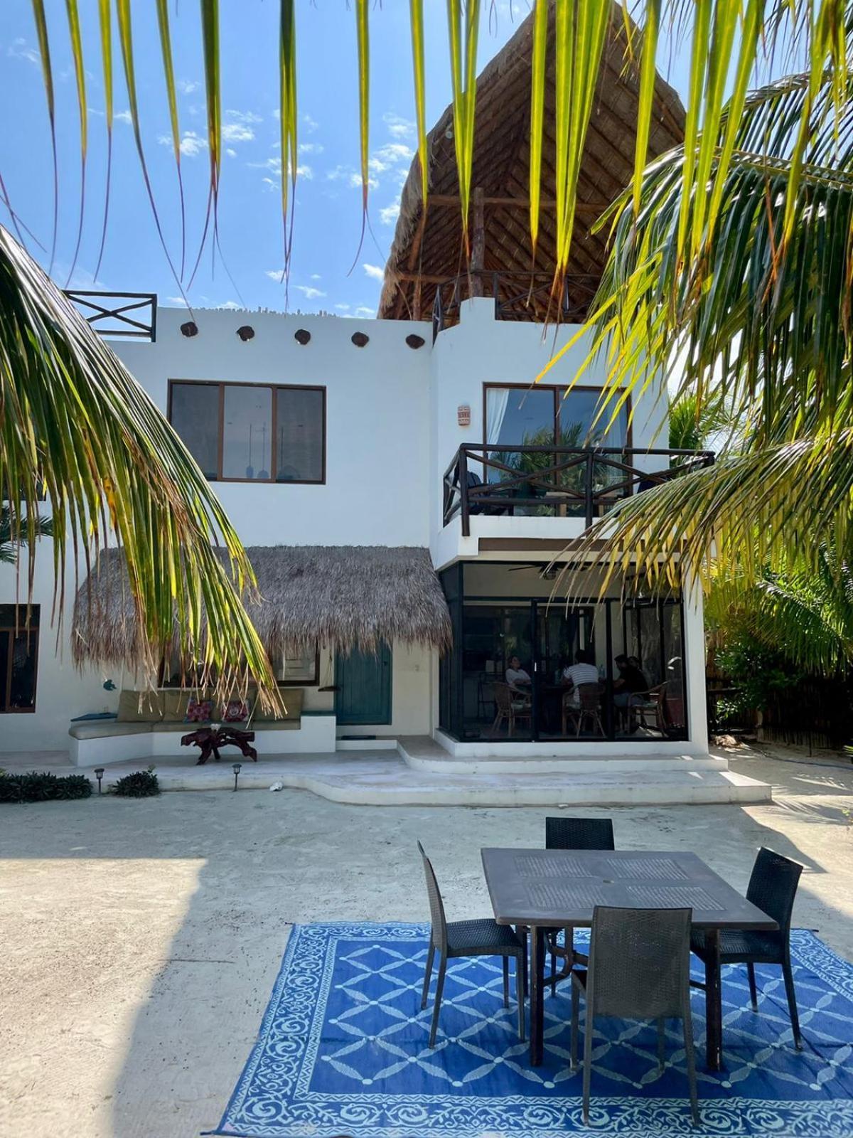 La Puerta Azul Beachfront - Adults Only Остров Холбокс Экстерьер фото