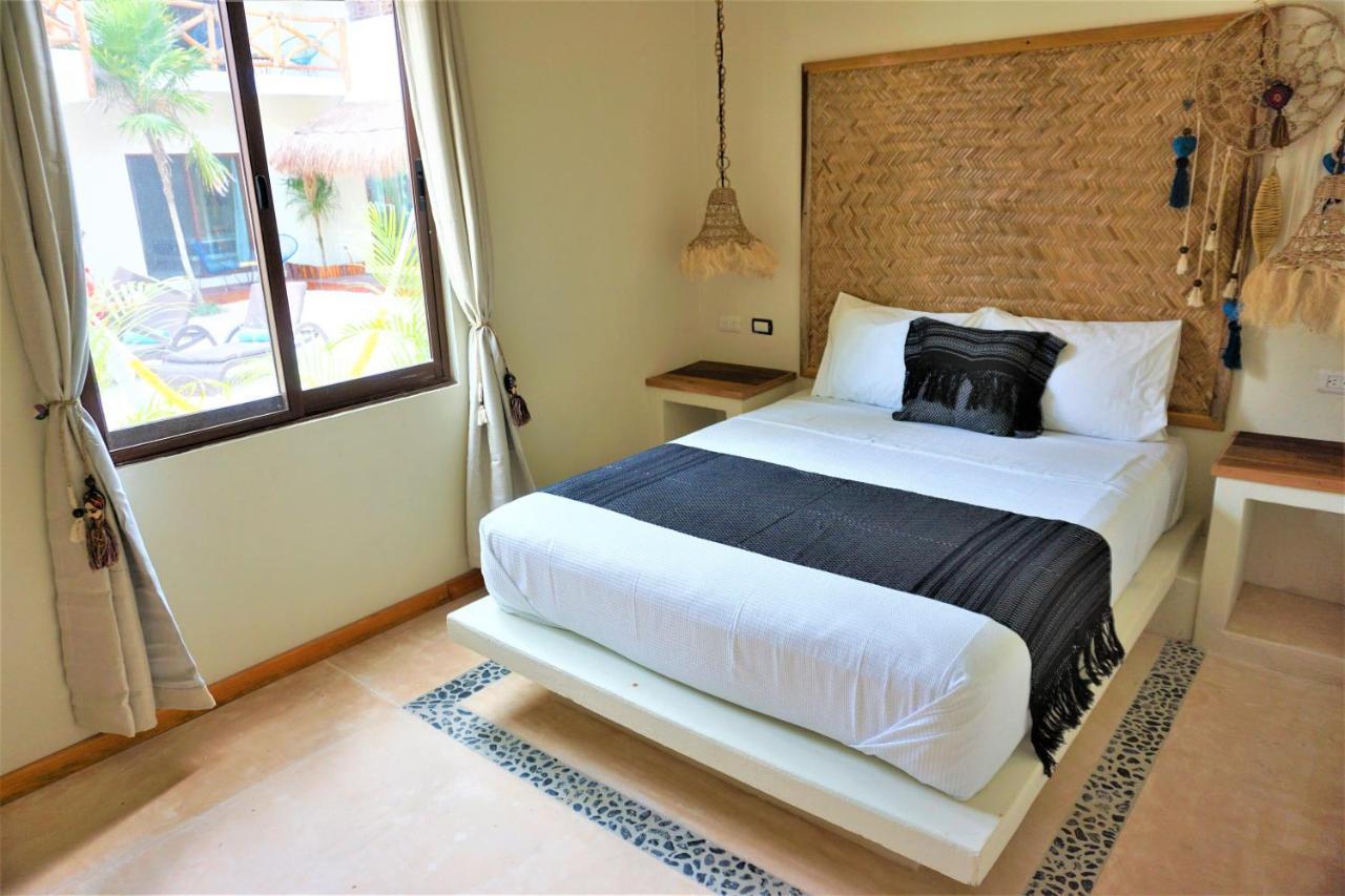 La Puerta Azul Beachfront - Adults Only Остров Холбокс Экстерьер фото
